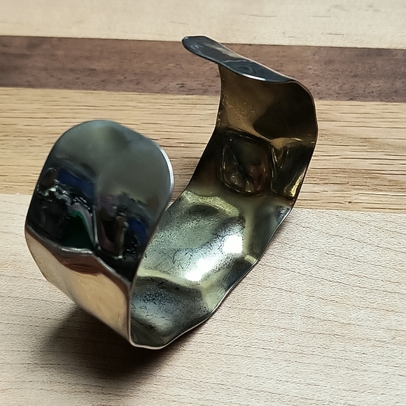 Open Cuff Bracelet Small Hammered Light Gold Tone Metal - Picture 4 of 12